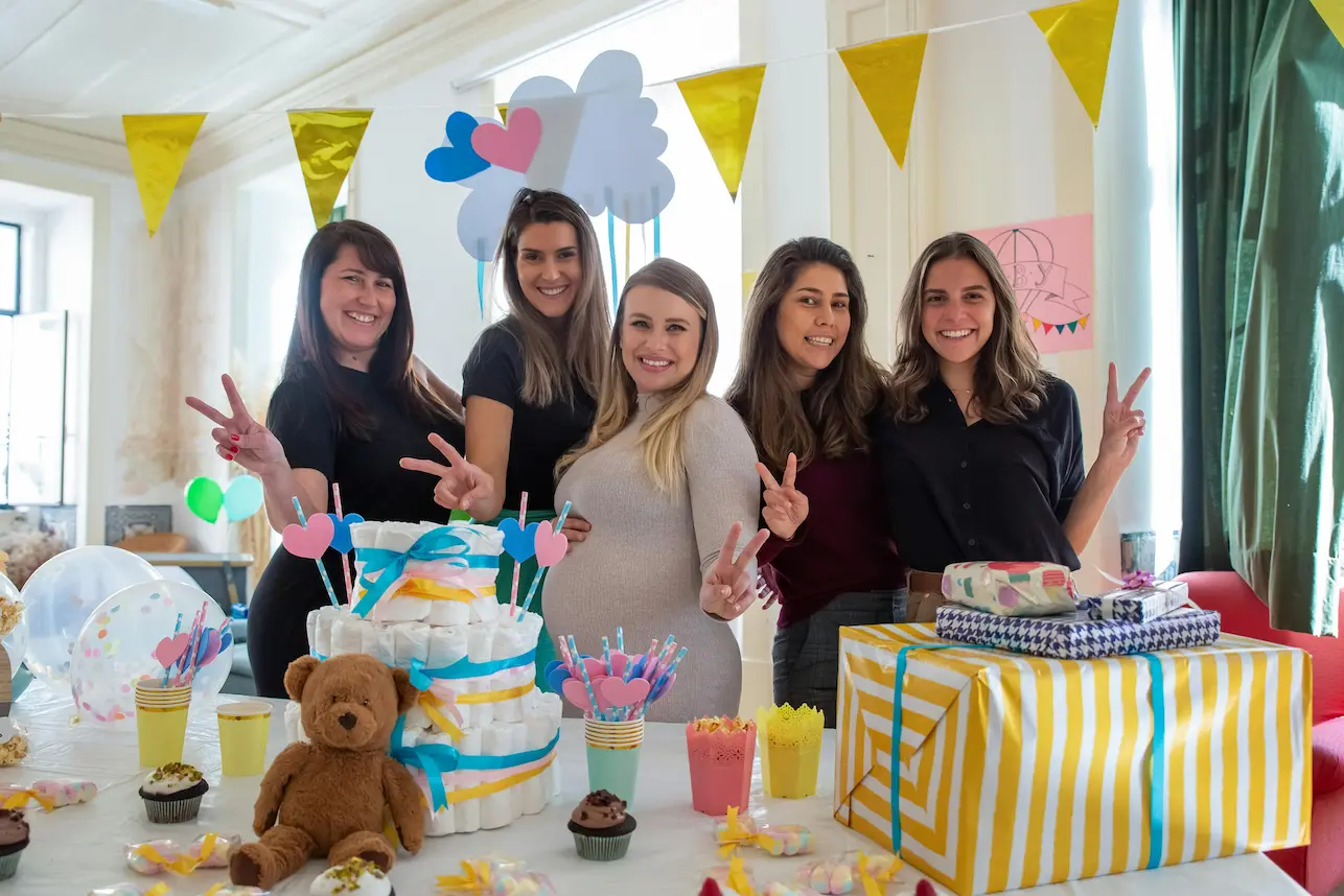Baby shower with decorations - Confirmalia for baby showers